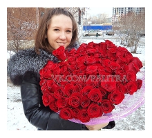 101 красная роза «Форевер янг»