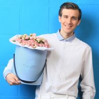 Кустовые розы «Сплеш сенсейшн» в стильной коробке