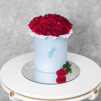 Красные розы в коробке 