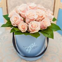 Коробка мини с кремовыми розами