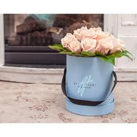 Коробка мини с кремовыми розами