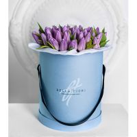 Коробка с нежно-сиреневыми тюльпанами