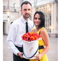 Каллы «Манго» в белой коробке премиум