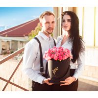 Пионы коралловые в коробке Royal