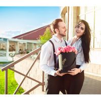 Пионы коралловые в коробке Royal