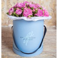 Коробка с пионовидными розами «Баронесса»