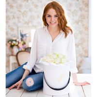 Белые розы в коробке Royal