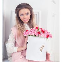 Розовые и красные тюльпаны в коробке Royal