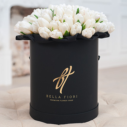 Белые тюльпаны в коробке Royal