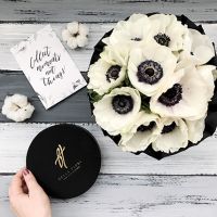 Белые анемоны в коробке Small  