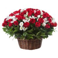 Корзина с орхидеями и розами «Амстердам»