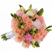 Букет из кустовых роз с пионами №33