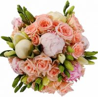 Букет из кустовых роз с пионами №33