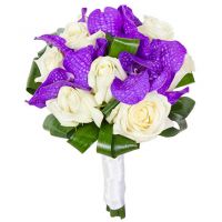 Букет с фиолетовой орхидеей «Ванда» и розами №49