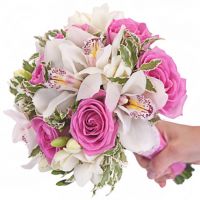 Букет с белыми орхидеями и розами №64