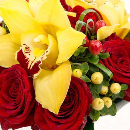 Букет с желтыми орхидеями и розами №65