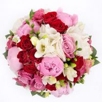 Свадебный букет невесты с пионами и кустовыми розами №86