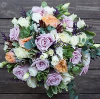 Букет с розами и эустомой №132