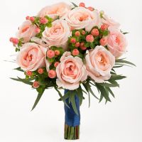Букет с персиковыми пионовидными розами №151
