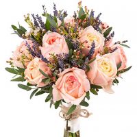 Букет с коралловыми пионовидными розами №153