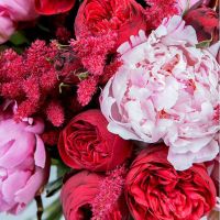 Букет с пионами и пионовидными розами «Элизабет»