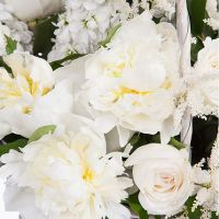 Корзина с пионами и гортензиями «Белла»