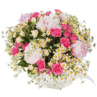 Букет с пионами и ромашками «Девичий голос»