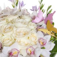 Букет с орхидеями и фрезиями «Свадебный вальс»