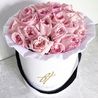 Душистые пионовидные розы Pink O'hara в белой коробке Royal