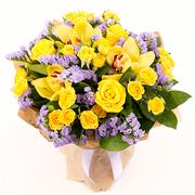 Букет с розами и орхидеей «Счастливые дни»