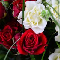 Букет кустовых роз  «Страсть и нежность»
