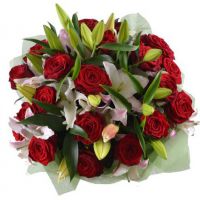 Букет лилий с розами «Маргаритка»