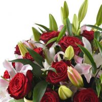 Букет лилий с розами «Маргаритка»