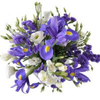 Букет с эустомами и ирисами «Водолей»