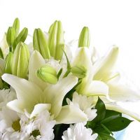 Букет с лилиями «Заснеженный»