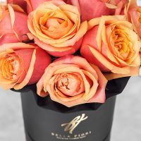 Розы «Черри бренди» в черной коробке Small