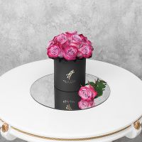 Розы «Deep purple» в черной коробке Small