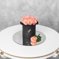 Коралловые розы в черной коробке Small