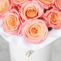Коралловые розы в белой коробке Small