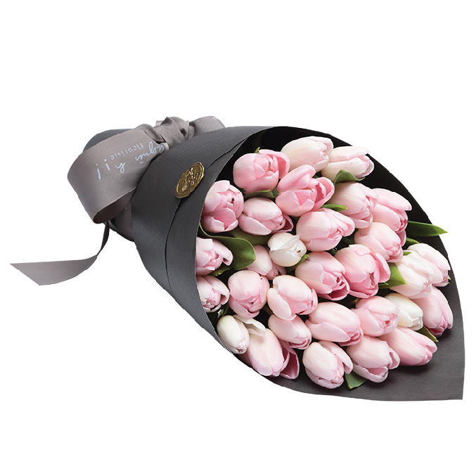 Букет «Стиль» из розовых тюльпанов с оформлением