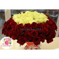 101 роза: красная + белая