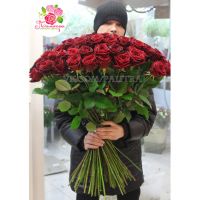 101 бордовая роза «Ред Наоми»