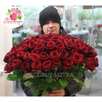 101 бордовая роза «Ред Наоми»