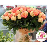 101 роза: кремовая + коралловая