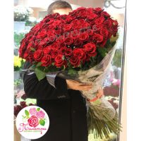 101 бордовая роза «Гран-при» 120 см в форме сердца