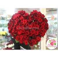 101 бордовая роза «Гран-при» 120 см в форме сердца