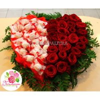 Сердце из роз и конфет «Рафаэлло»