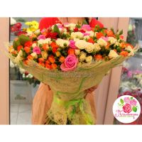 Веселый микс из 101 розы: розовая роза + кустовые