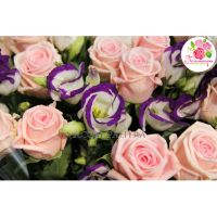 Букет из 50 лизиантусов и 51 розы