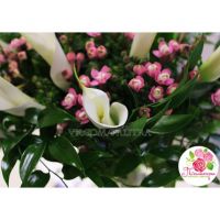 Букет с боувардией и каллами